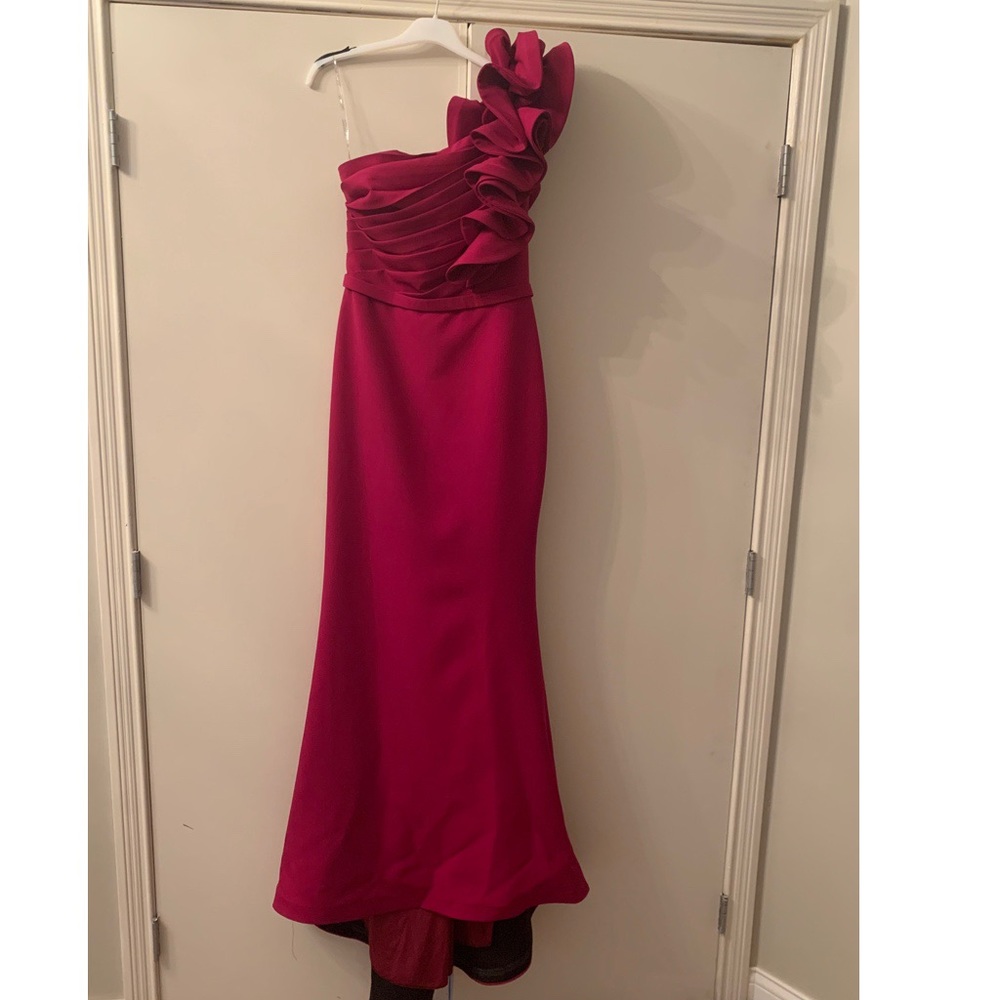 One shoulder ruffle dress